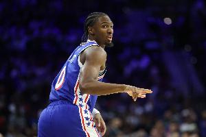 恩比德缺阵！76人迎战魔术先发：马克西埃奇库姆乌布雷博纳沃克