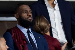 帕金斯：詹姆斯的日程安排得像总统一样 5点起床训练一直忙到晚上