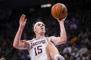 湖人旧将凑热闹！卡鲁索谈里夫斯压哨绝杀：AR太冷酷了 哈哈哈