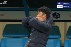 这球都没进！贺惯绝佳机会踢偏海牛再逃一劫，邓卓翔惊出表情包