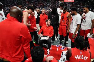 开拓者首发出炉：霍勒迪、夏普、卡马拉、阿夫迪亚、克林根