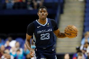 继续优秀表现！科沃德半场5中4&三分3中2拿到12分 另有4板2助