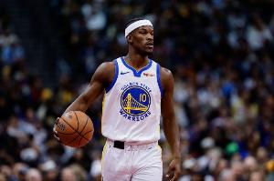 稳定且全面！巴特勒半场8中5拿到5分&另有4板3助1断1帽 没有失误