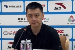 杨鸣：广东队是老对手了 天时地利人和都掌握在人家手里