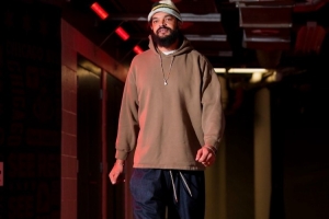 13-14赛季DPOY！乔金-诺阿重回芝加哥 现场观战公牛VS马刺