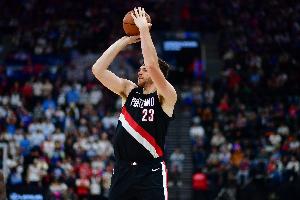 只会抢板呗？克林根5中1&三分2中0仅拿2分 抢到9篮板