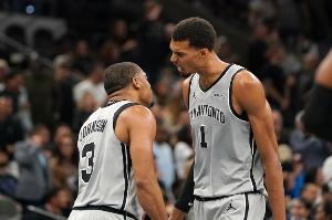 复兴！马刺赛季前10场取得8胜2负战绩 自2015年来最佳开局