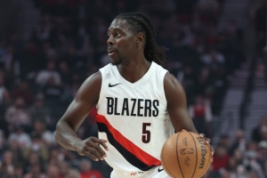 错失好局啊！队记：开拓者全场10次失误 7次出现在第四节