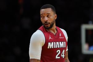 阿德巴约缺阵！热火vs骑士先发：鲍威尔&维金斯vs米切尔&加兰