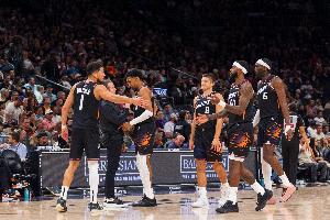 格雷森·阿伦：不想轻易对比这赛季与上赛季 我们现在士气很高涨