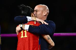 卢比亚莱斯新书揭内幕：我征求埃尔莫索的同意 这是一场政治阴谋