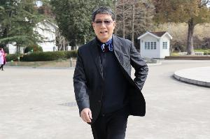 韩鹏：徐根宝指导80多岁高龄还在工作一线，这非常让人感动