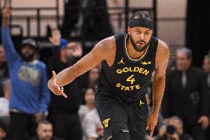 燃尽自己咬比分！穆迪半场7中5&三分6中4拿到14分 另有1助攻