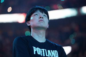 什么时候是个头？杨瀚森枯坐板凳席 连续第6场被DNP了……