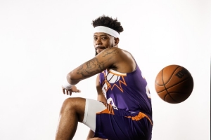 虎头蛇尾！古德温11中5&三分5中3拿13分&下半场无得分 另有6板2助