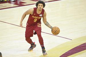 机警！克雷格·波特前场抢断 随即上篮得手拿到2分